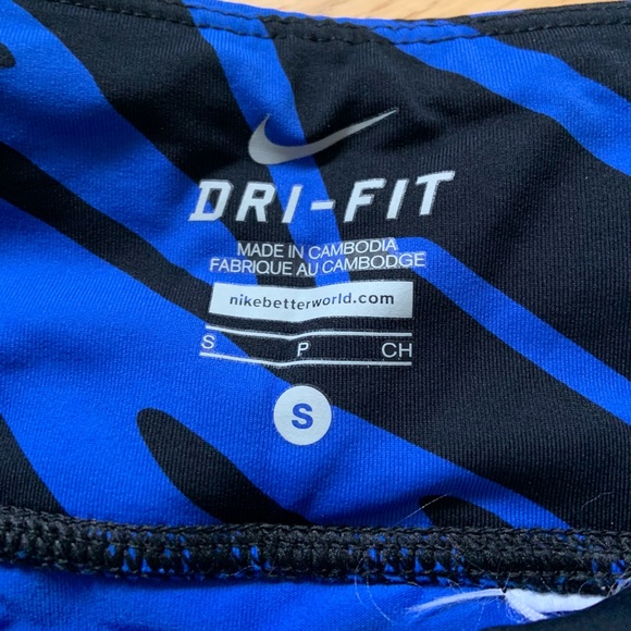 Nike Crop Leggings - Picture 5 of 5